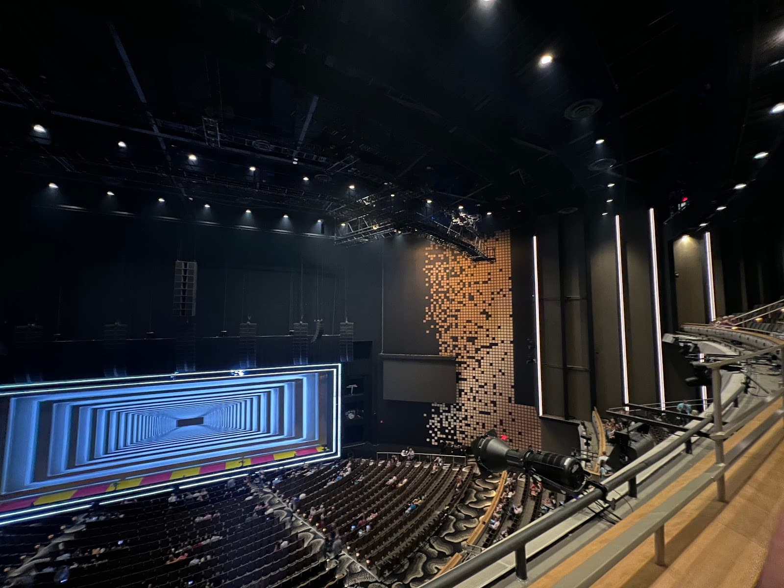 Resorts World Theatre - Image 2