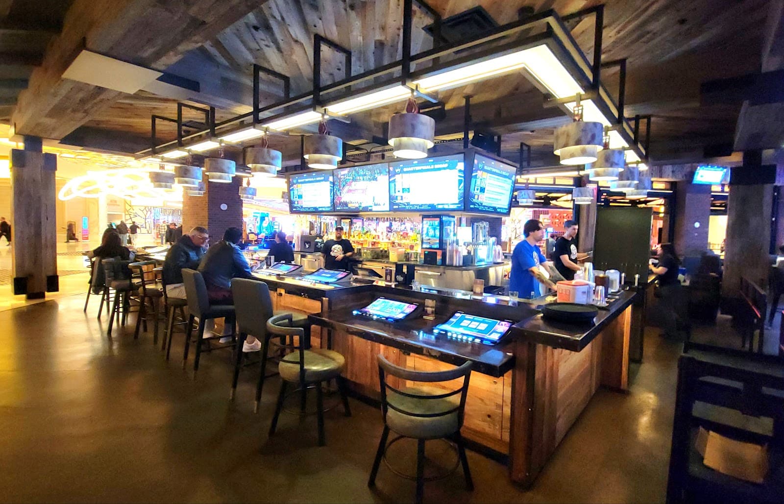 DawgHouse Saloon & Sports Book - Image 2