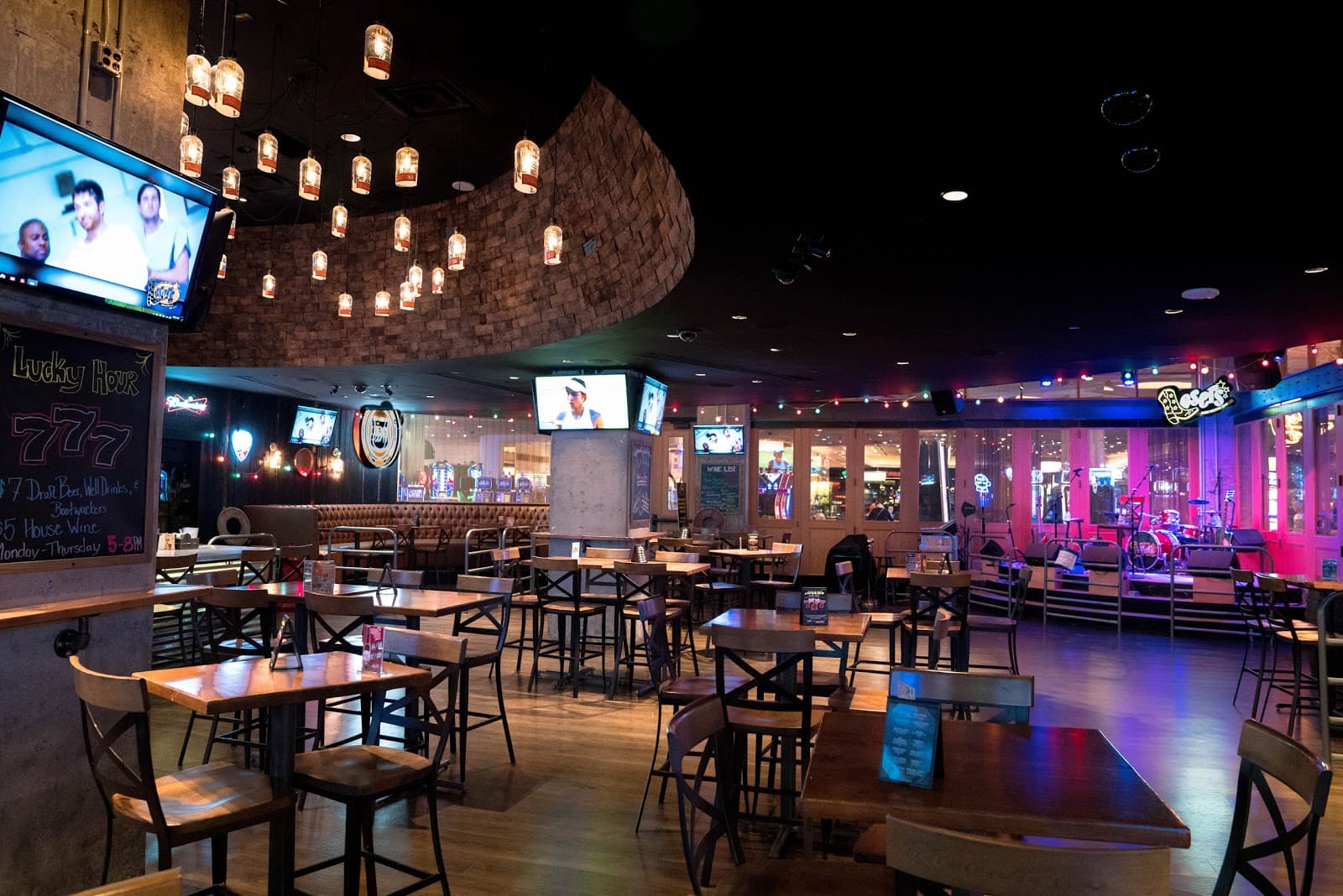 Losers Bar - Image 1