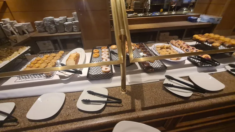 Circus Circus Buffet - Image 3