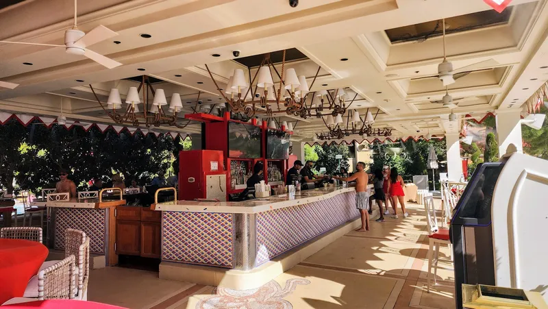 Encore at Wynn Pool - Image 8