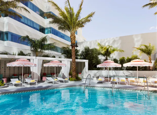 Fontainebleau Las Vegas Pool - Image 5