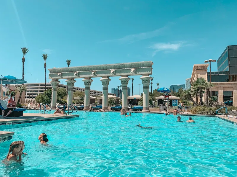 Luxor Pool - Image 6