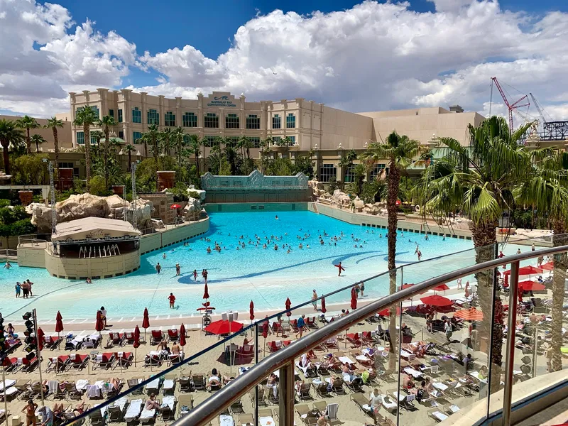Mandalay Bay Pool - Image 4