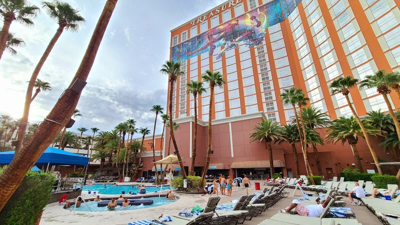 Treasure Island - TI Pool