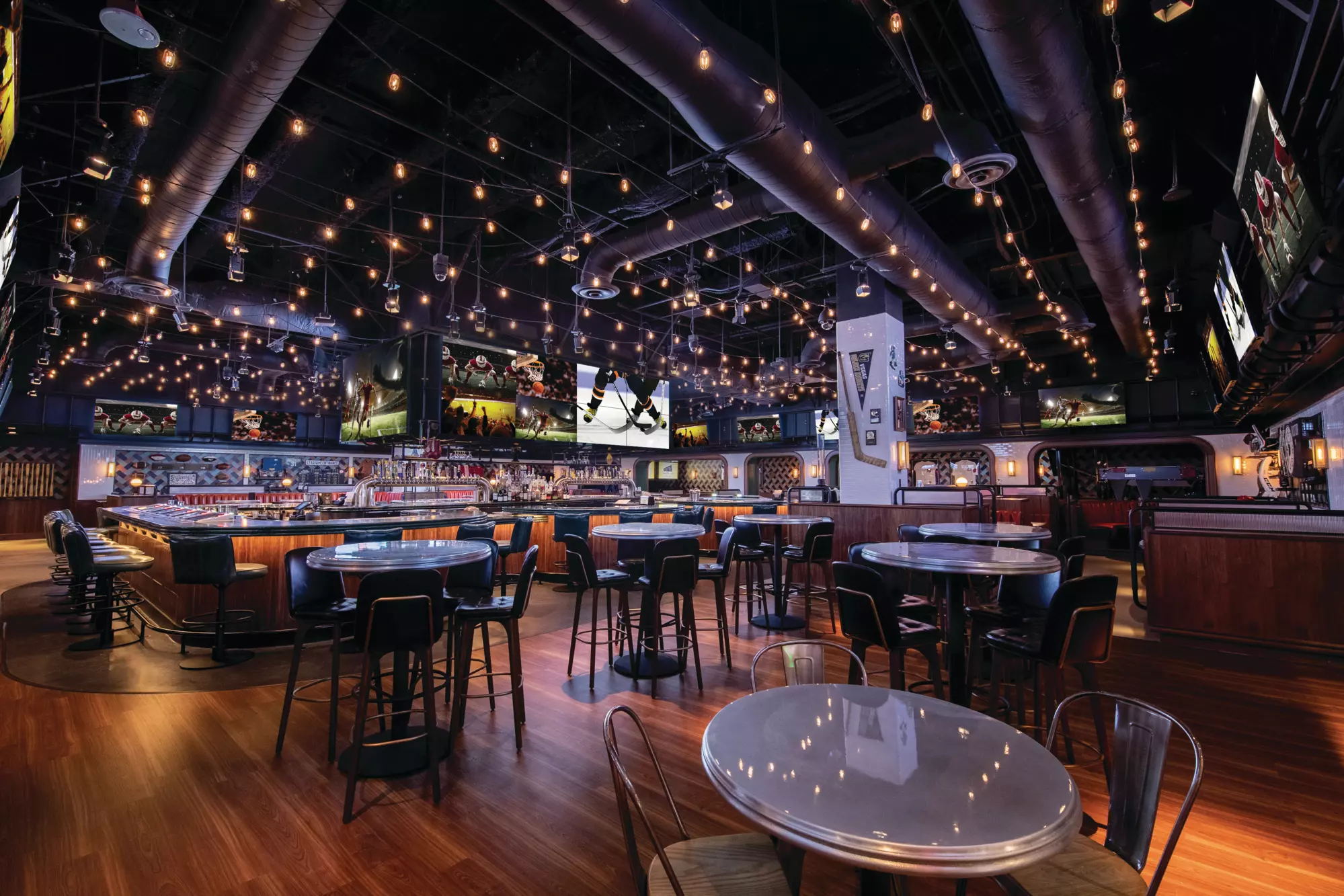 BetMGM Sportsbook & Bar at Park MGM - Image 2