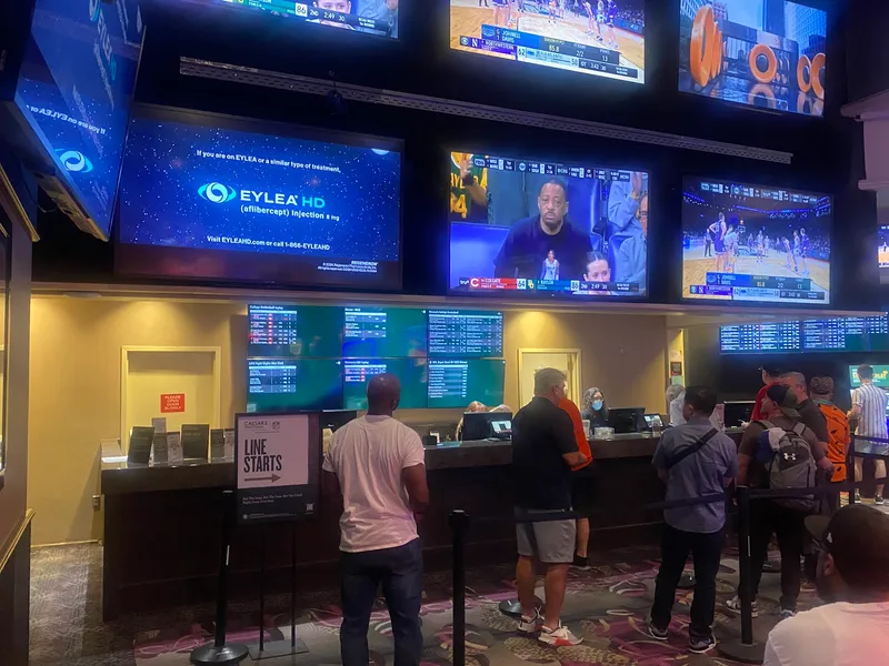 Caesars Sportsbook at Flamingo - Image 2