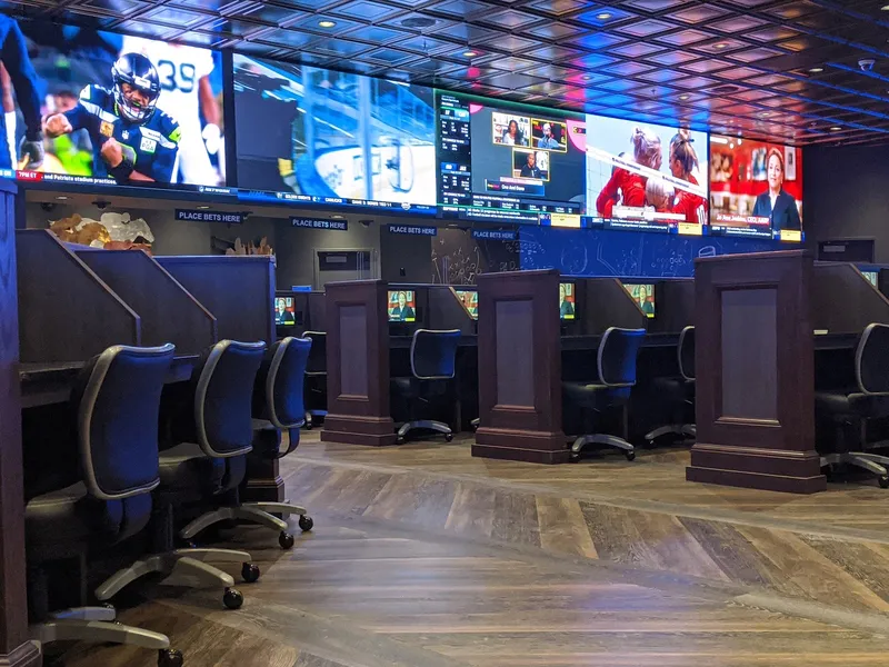 Golden Circle Sportsbook & Bar - Image 2